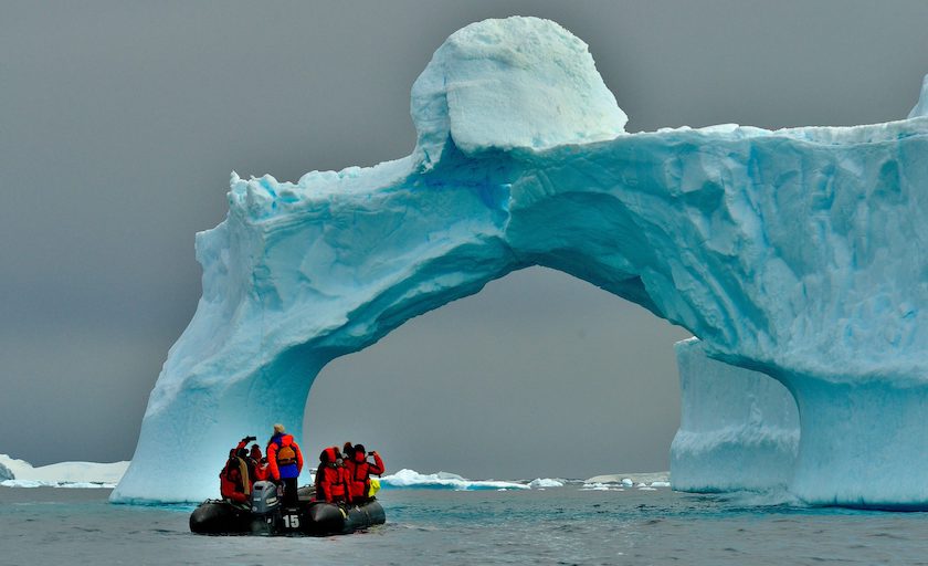 stranded american scientists in antartica